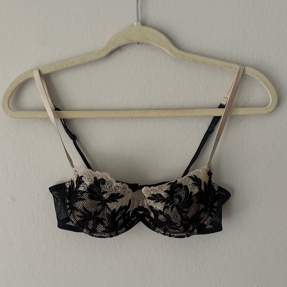 Vintage Victoria’s Secret Lace Black and Tan Bra 36b
